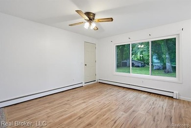 Move-in ready 3-bedroom, 2-bath split-level with lake privileges - photo 10