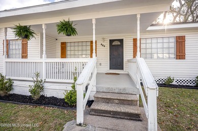 Charming cottage-style home offering a welcoming atmosphere and - photo 1