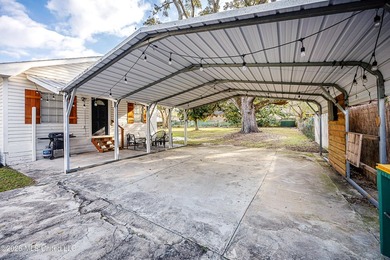 Charming cottage-style home offering a welcoming atmosphere and - photo 7