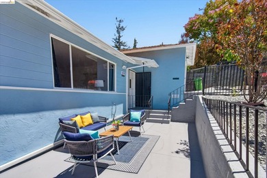 Welcome to 6138 Oakdale Avenue, located in the - photo 4