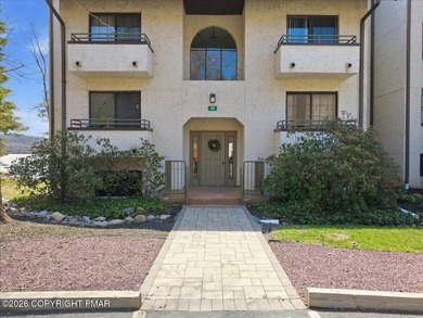 Lakefront, First-Floor, Turnkey, Beautiful Views!--It Doesn't - photo 9