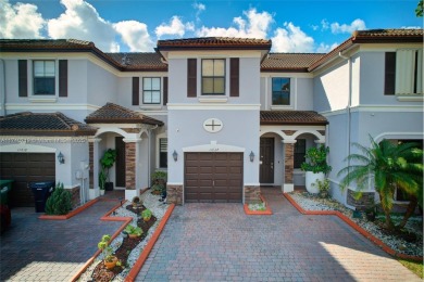 Lake Townhome/Townhouse For Sale in Doral, Florida