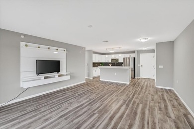 Welcome to easy living at a quiet condo community in the heart - photo 12