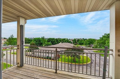Welcome to easy living at a quiet condo community in the heart - photo 21