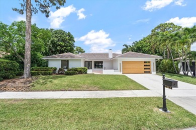 Rarely available cul-de-sac pool home on the lake in Timbercreek - photo 6