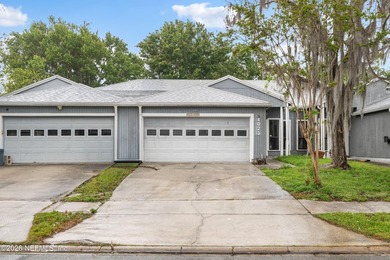 Welcome home to this beautifully maintained 3-bedroom - photo 3