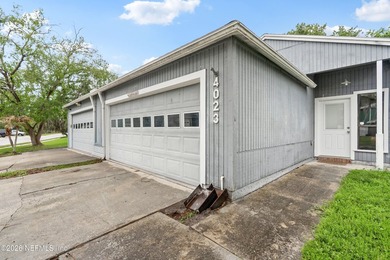 Welcome home to this beautifully maintained 3-bedroom - photo 4