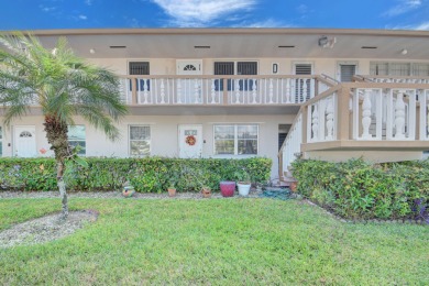 (private lake, pond, creek) Condo For Sale in West Palm Beach Florida