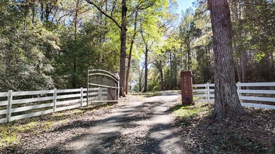 UNRESTRICTED and located just minutes from Lake Sam Rayburn and - photo 16