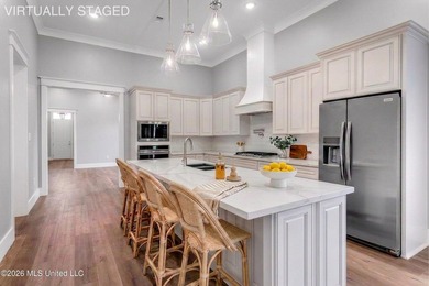 Luxury doesn't have to mean more square footage. This nearly-new - photo 5