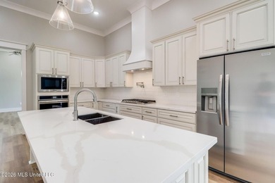 Luxury doesn't have to mean more square footage. This nearly-new - photo 6