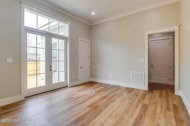 Luxury doesn't have to mean more square footage. This nearly-new - photo 8
