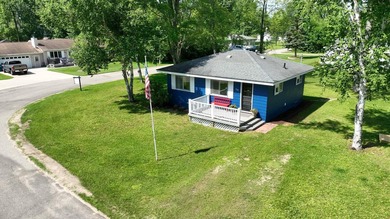 Turnkey, completely remodeled home on a 0.25-acre corner lot in - photo 3
