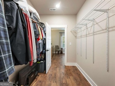 Welcome home to peaceful country living with all the modern - photo 20