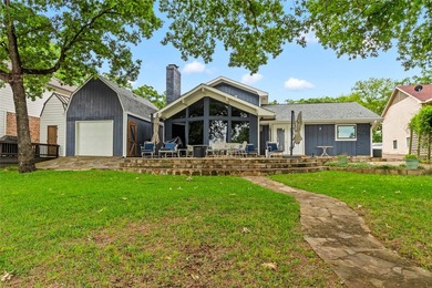 Positioned on open water in the sought-after Deer Island - photo 2