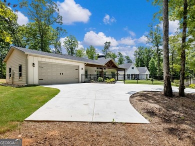 Welcome home to peaceful country living with all the modern - photo 26