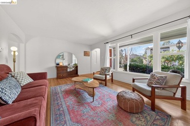 Imagine a home where comfort, warmth, and charm embrace you - photo 1