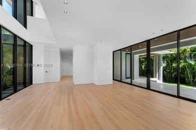 There are homes that are beautiful, and then there are homes - photo 3