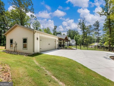 Welcome home to peaceful country living with all the modern - photo 44