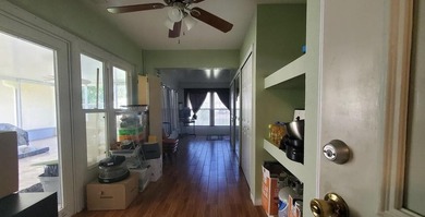 Welcome to this charming 5 bedrooms, 3 bathrooms, 2 kitchens - photo 5