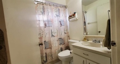 Welcome to this charming 5 bedrooms, 3 bathrooms, 2 kitchens - photo 9