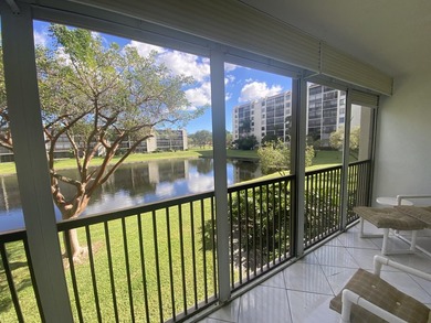 Beautiful lake view, two bedroom, two full bath Huntington Lakes - photo 2