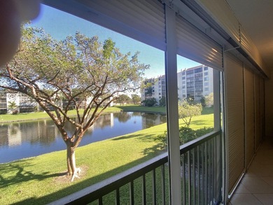Beautiful lake view, two bedroom, two full bath Huntington Lakes - photo 3