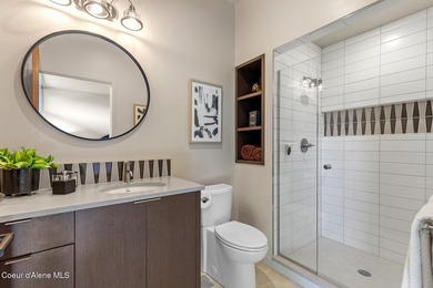 This impressive property effortlessly combines mid-century - photo 21