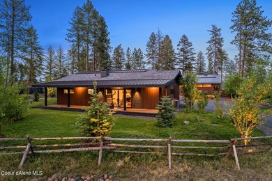 This impressive property effortlessly combines mid-century - photo 35
