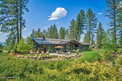 This impressive property effortlessly combines mid-century - photo 37