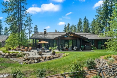 This impressive property effortlessly combines mid-century - photo 38
