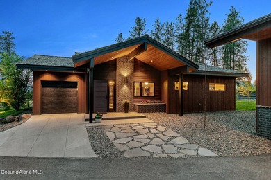 This impressive property effortlessly combines mid-century - photo 41
