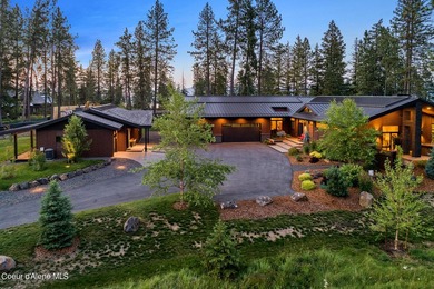This impressive property effortlessly combines mid-century - photo 42