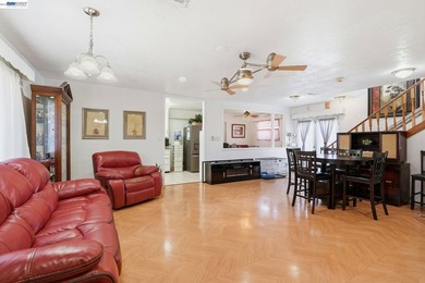 Your Modern Gem Oasis !!! This Beautifully Upgraded 5-bedroom - photo 8