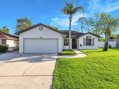 Turnkey 3-bedroom, 2-bath home in the desirable Sans Pareil - photo 2