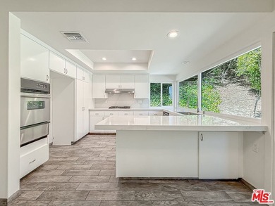 Welcome to 4117 Ellenita Avenue, a beautifully maintained - photo 10