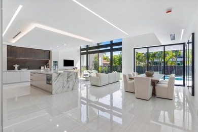 Architectural Modern Masterpiece in Victoria Park Landscaped - photo 11