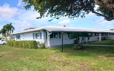 (private lake, pond, creek) Home For Sale in Boynton Beach Florida