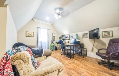 Charming 4-bedroom, 2-bath, two-story home offering over 2,000 - photo 14