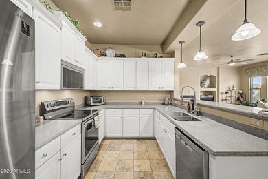 Welcome to this beautifully updated and meticulously maintained - photo 18