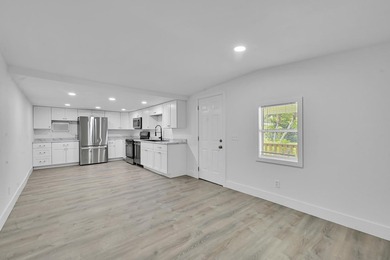 Great opportunity in the community of Green Acres, minutes from - photo 18