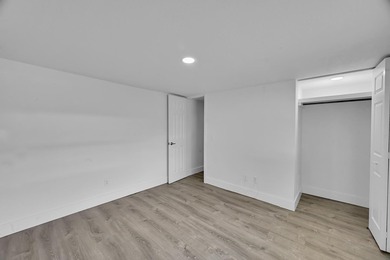 Great opportunity in the community of Green Acres, minutes from - photo 23