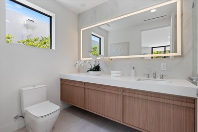 Architectural Modern Masterpiece in Victoria Park Landscaped - photo 25