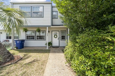 Welcome to 545 Palermo! This charming 3-bedroom, 2.5-bath - photo 27