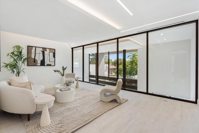 Architectural Modern Masterpiece in Victoria Park Landscaped - photo 32
