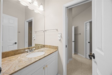 Welcome to your dream home in Naples! This stunning single - photo 33