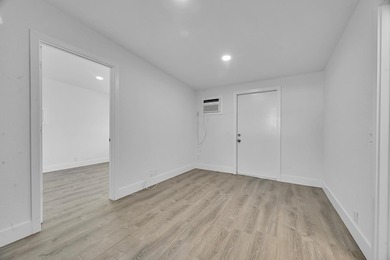 Great opportunity in the community of Green Acres, minutes from - photo 34
