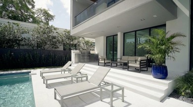 Architectural Modern Masterpiece in Victoria Park Landscaped - photo 38