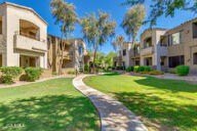 Welcome to this beautifully updated and meticulously maintained - photo 39