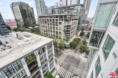 VIEWS, VIEWS, VIEWS!!! Exceptional 2BR/2BA luxury condo at Ten50 - photo 10